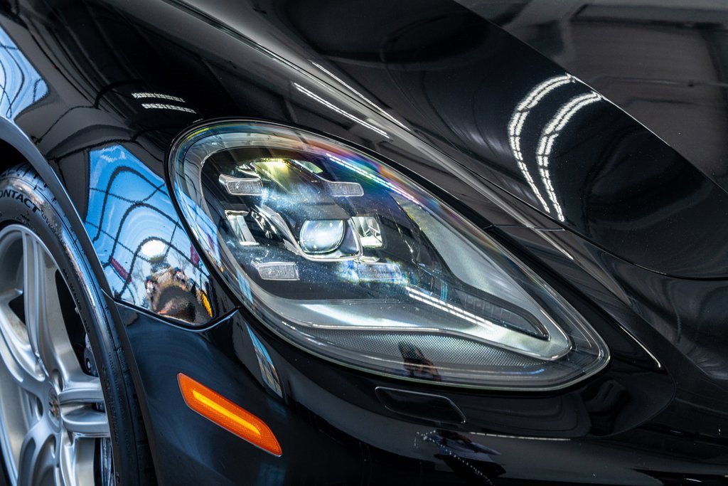 Used 2019 Porsche Panamera image 18
