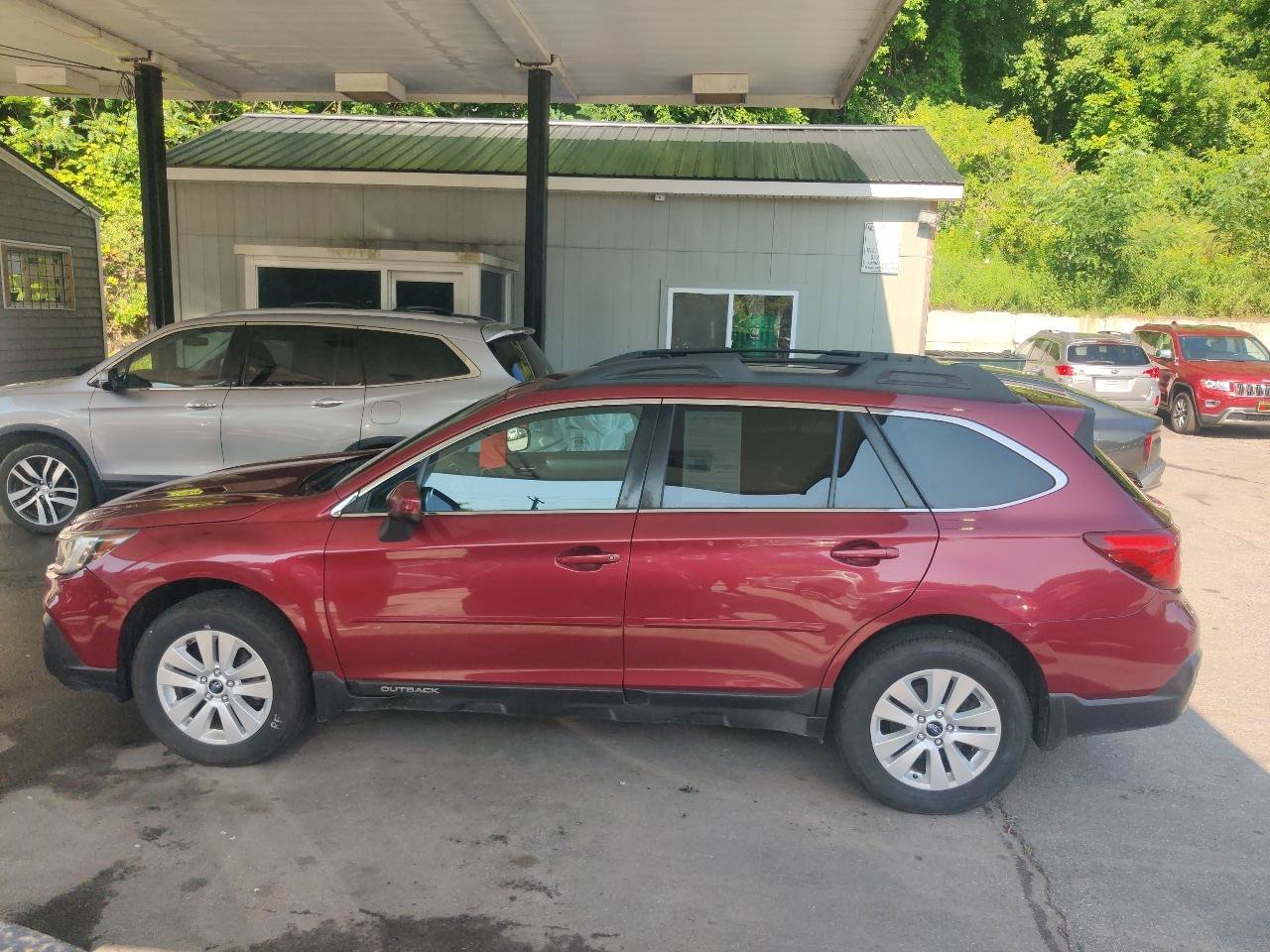 Used 2018 Subaru Outback 2.5i Premium AWD/4WD image 3