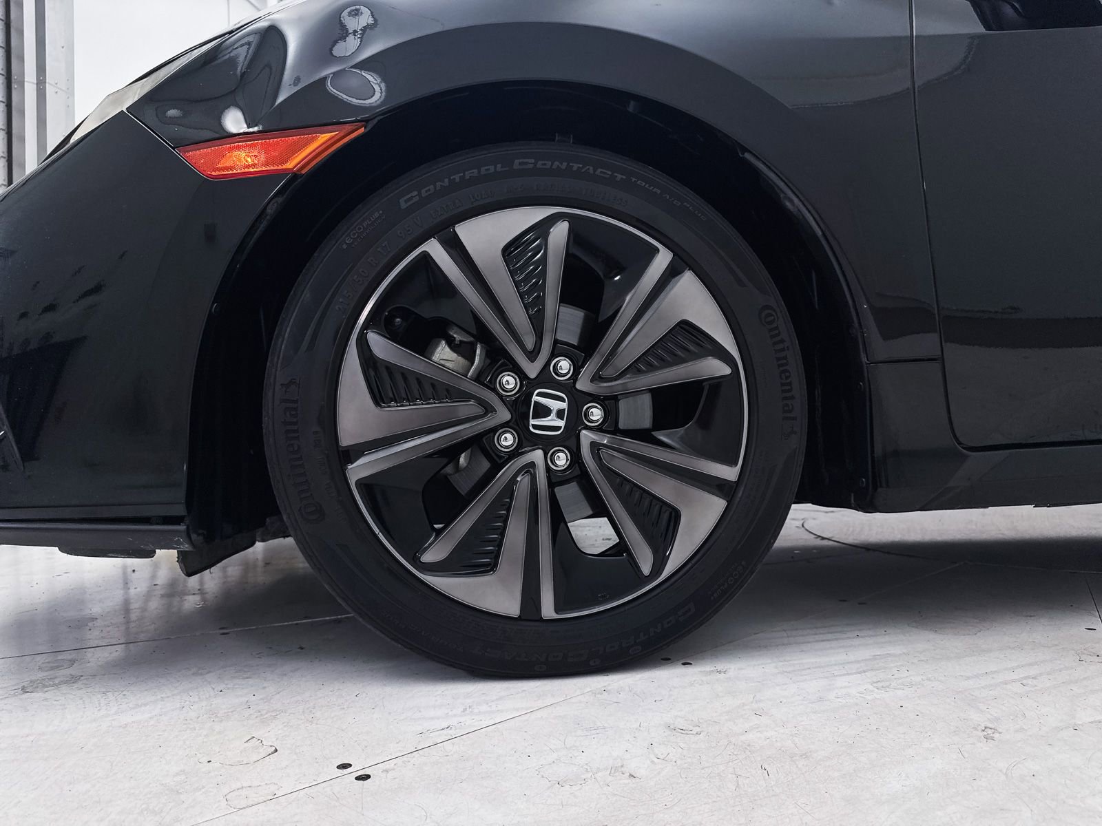 Used 2017 Honda Civic EX-L image 14