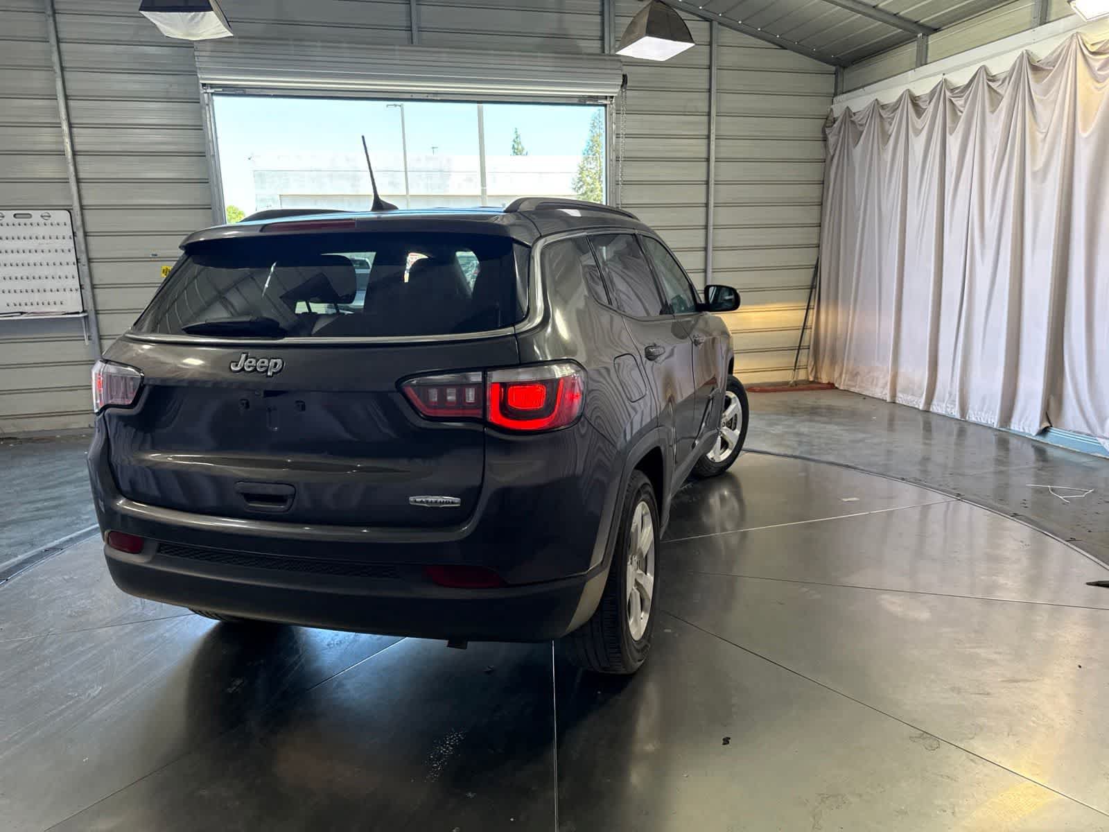 Used 2020 Jeep Compass Latitude FWD image 5