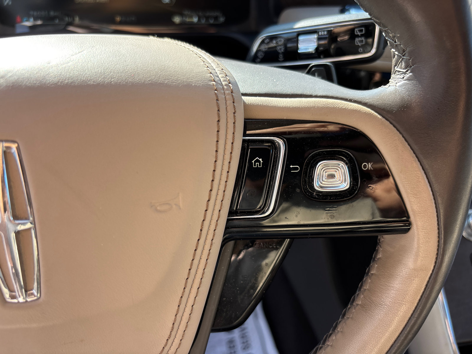 Certified 2020 Lincoln Aviator Reserve w/ Equipment Group 202A AWD/4WD image 18
