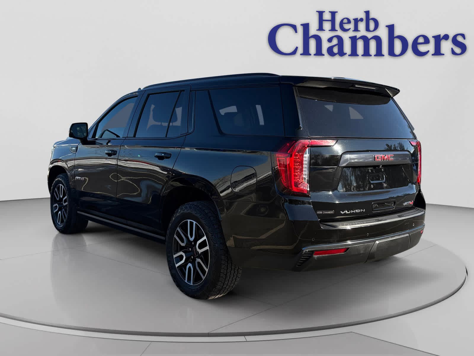 Used 2023 GMC Yukon AT4 w/ AT4 Premium Package image 3