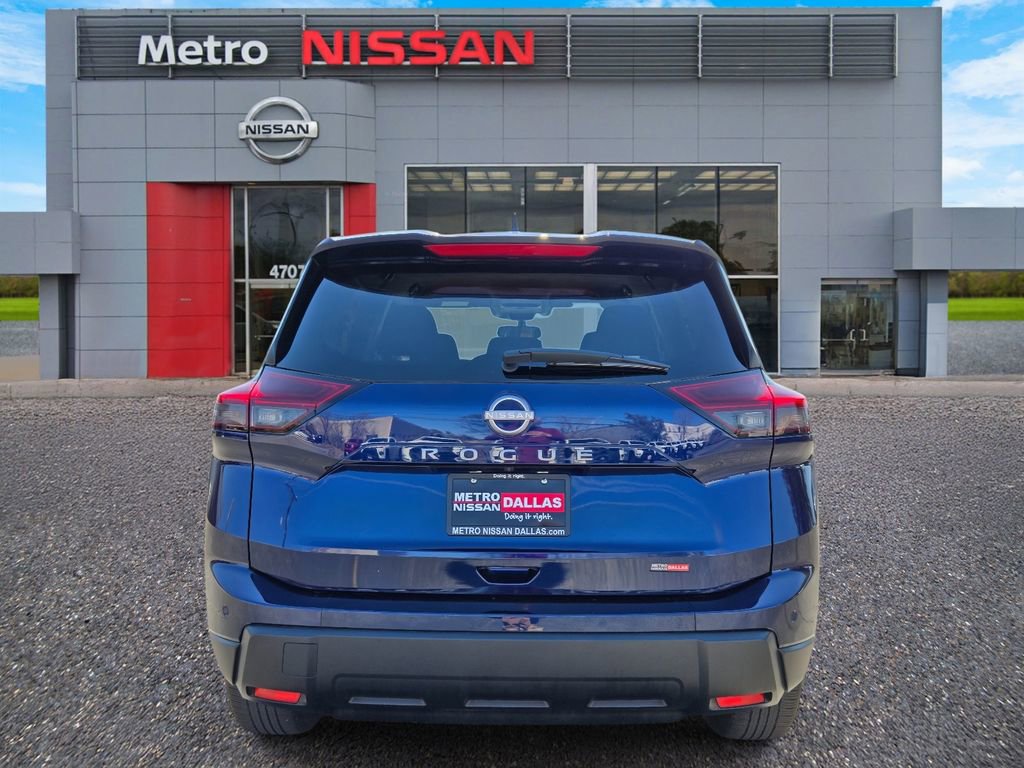 Used 2025 Nissan Rogue SV image 5