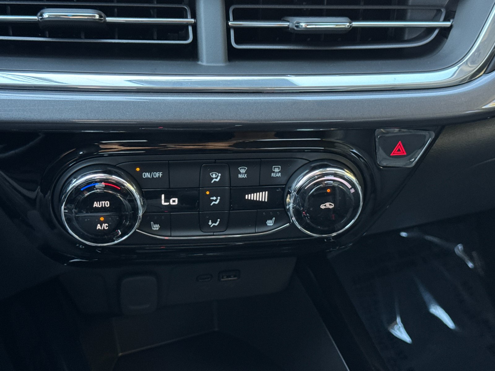 New 2026 Chevrolet Trax ACTIV w/ Driver Confidence Package FWD image 20