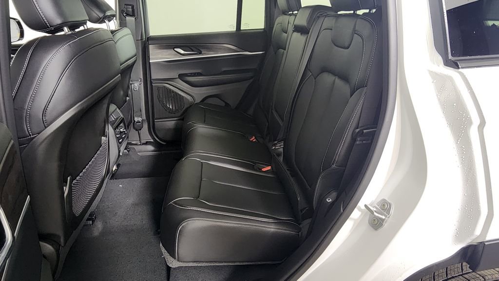 New 2025 Jeep Grand Cherokee Limited image 29