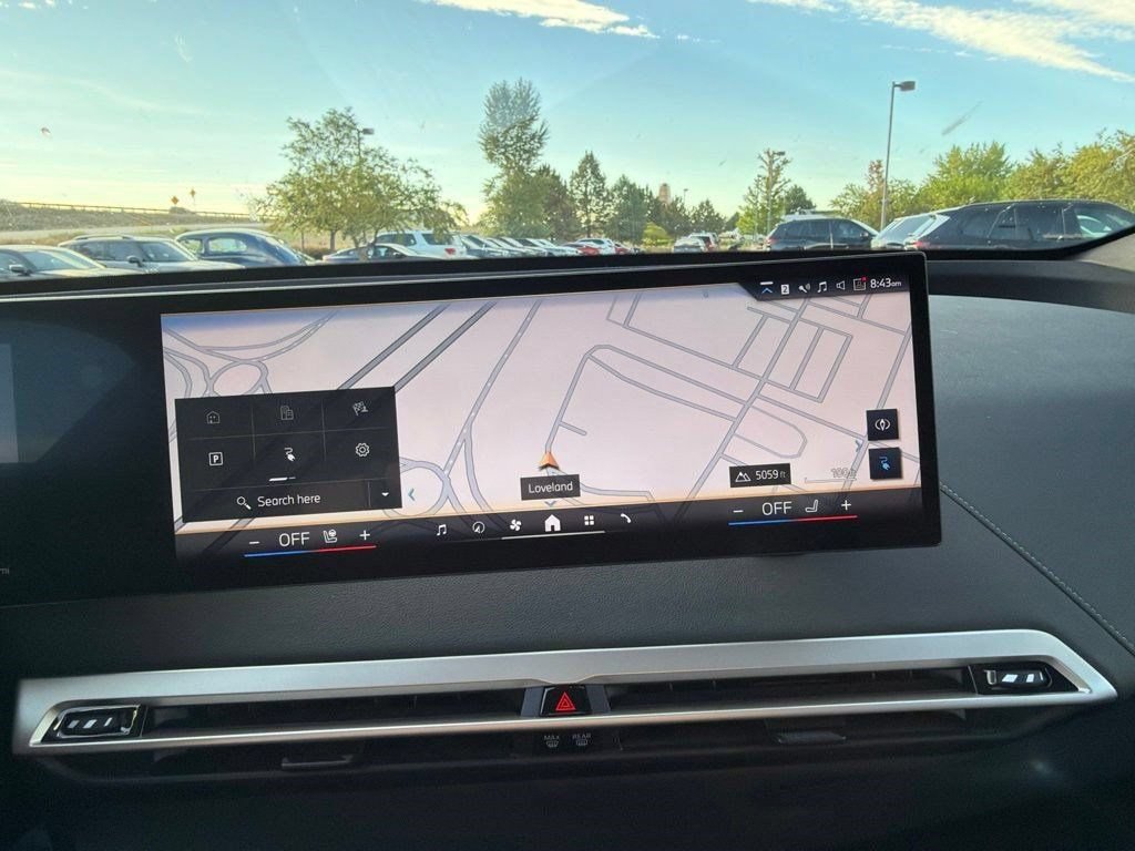 Used 2024 BMW iX xDrive50 w/ Premium Package AWD/4WD image 14