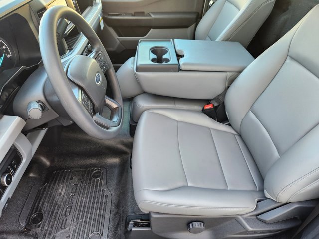 New 2026 Ford F250 XL w/ XL Off-Road Package AWD/4WD image 9
