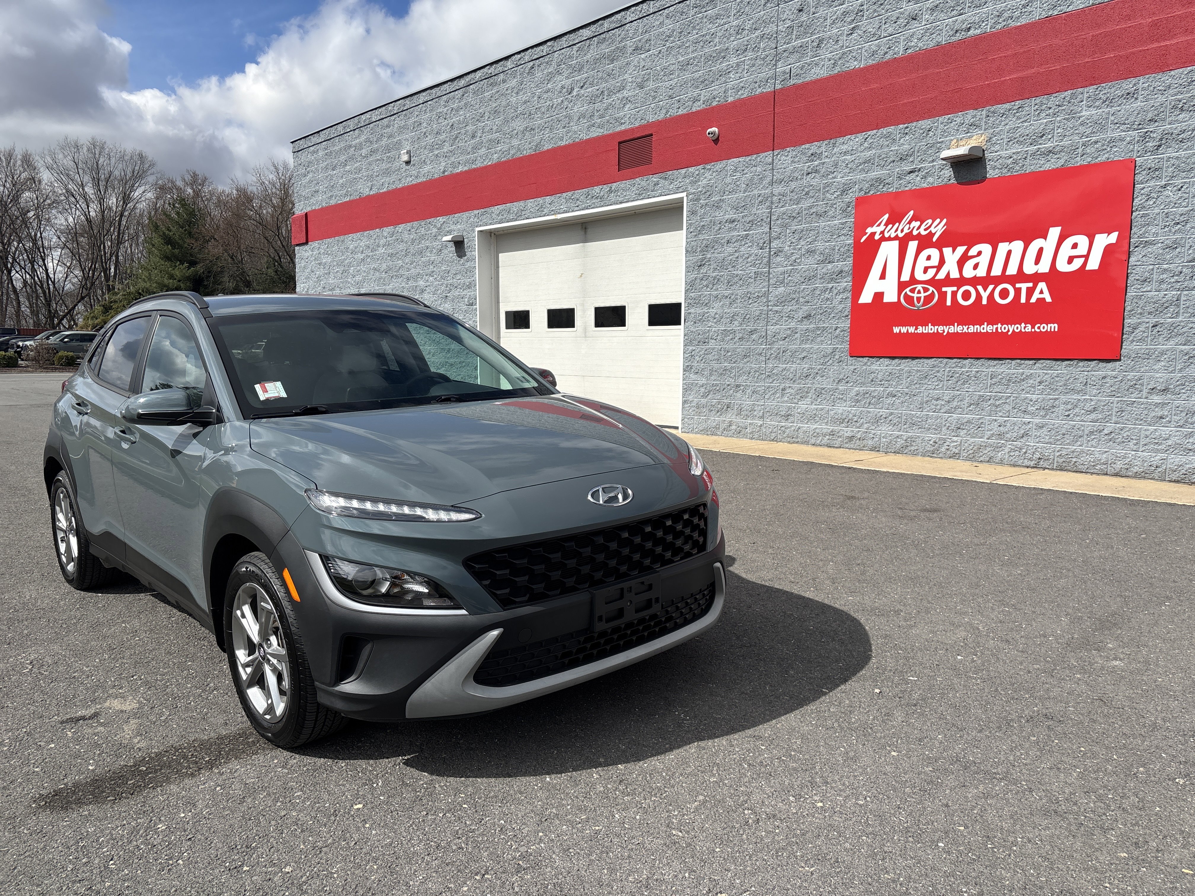 Used 2022 Hyundai Kona SEL image 1