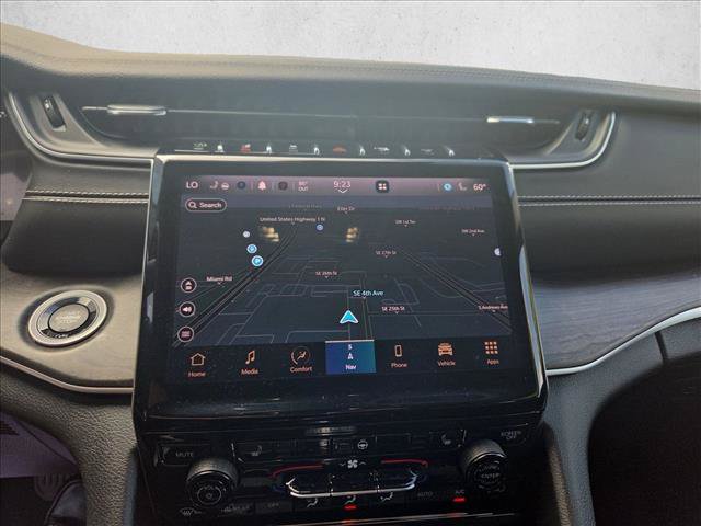 Used 2023 Jeep Grand Cherokee Limited RWD image 17