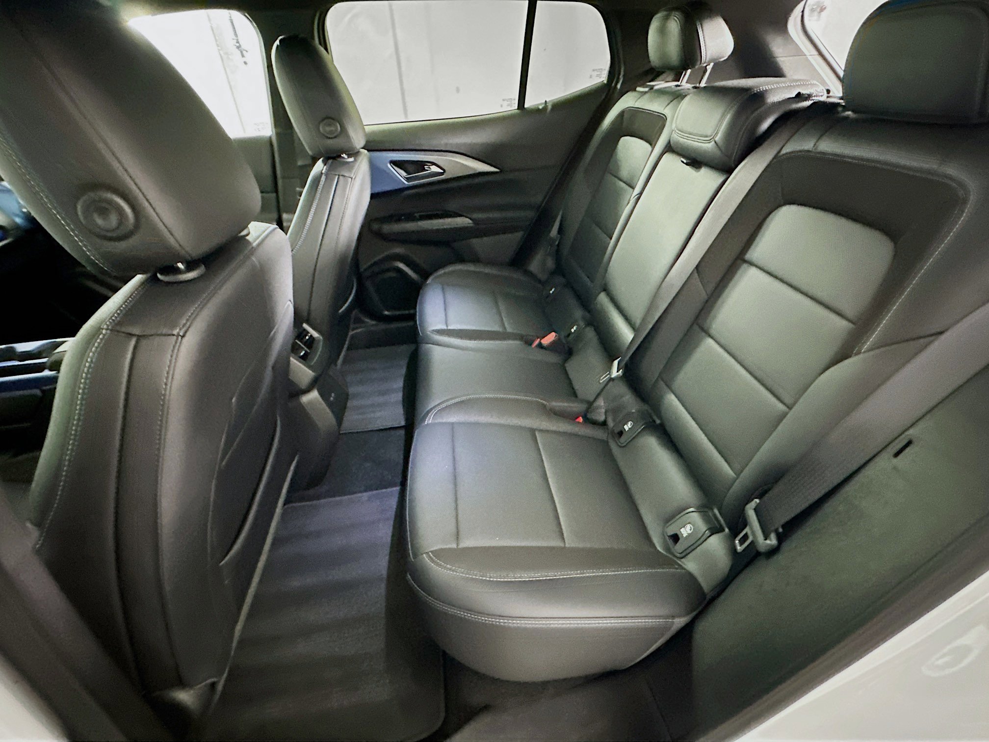 Used 2025 Chevrolet Equinox EV LT w/ Convenience Package image 25