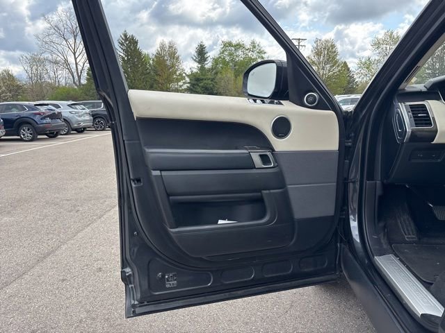 Used 2019 Land Rover Range Rover Sport HSE AWD/4WD image 16
