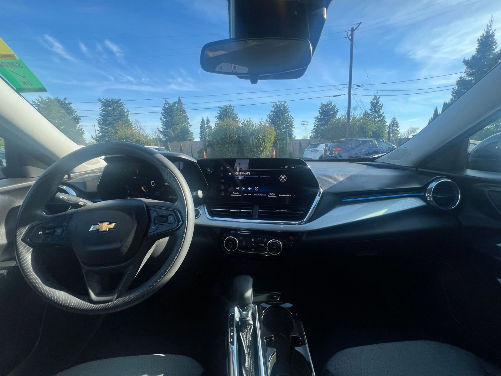 Used 2025 Chevrolet Trax LT image 33