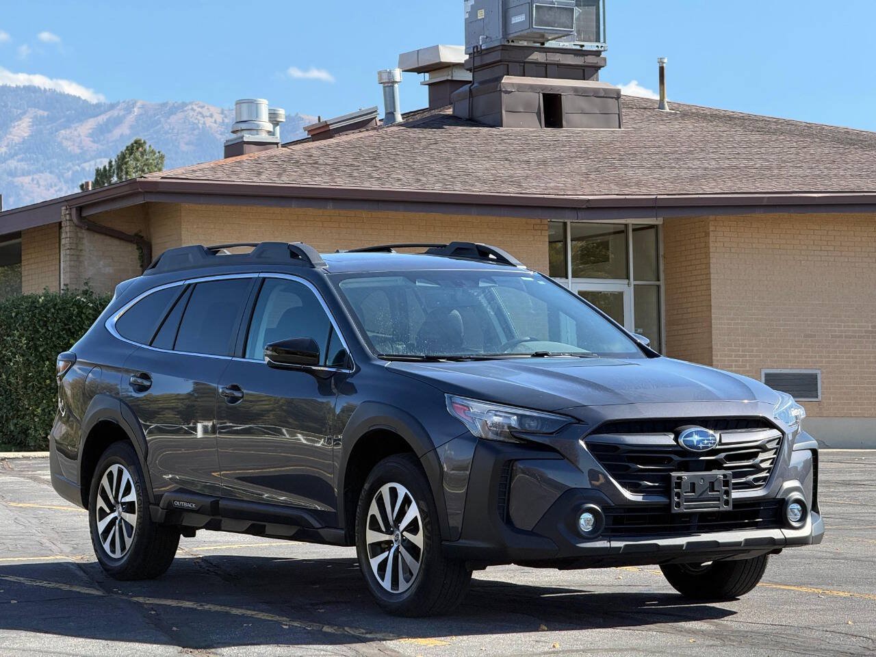 Used 2023 Subaru Outback Premium AWD/4WD image 7