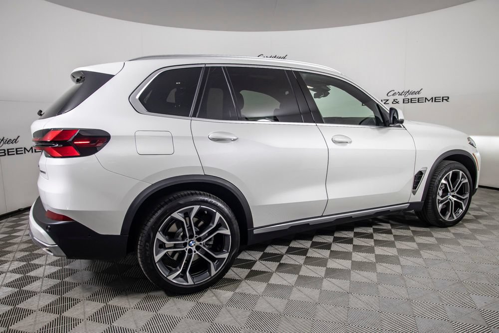 Used 2026 BMW X5 sDrive40i w/ Premium Package RWD image 3