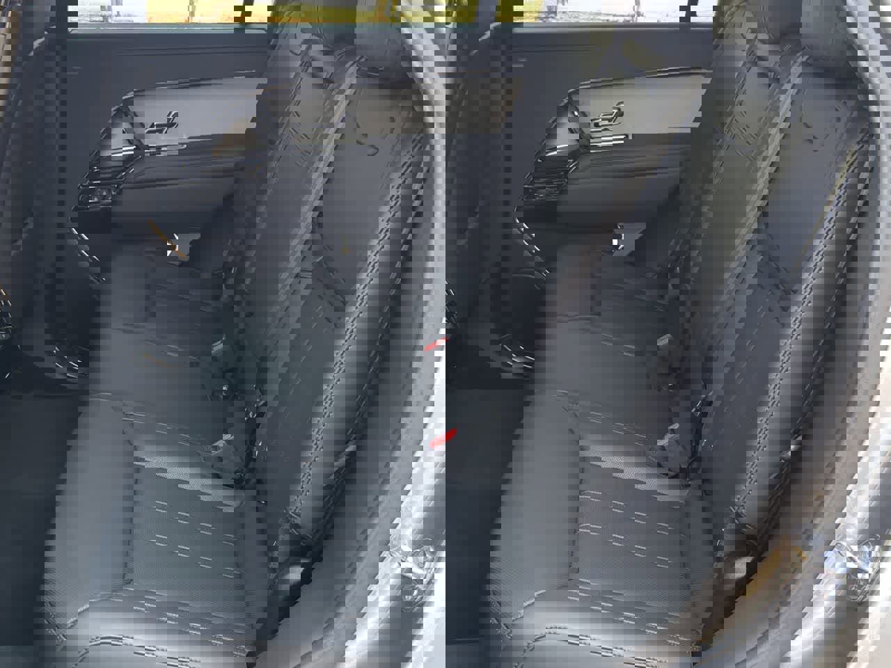 Used 2025 Land Rover Range Rover Sport SE image 21