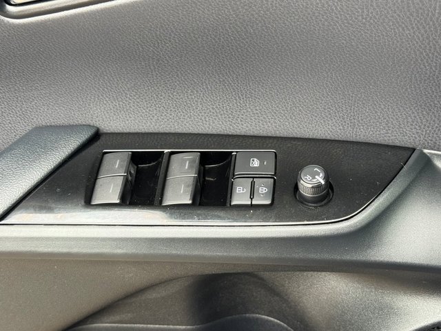 Used 2019 Toyota Prius Prime Premium image 27