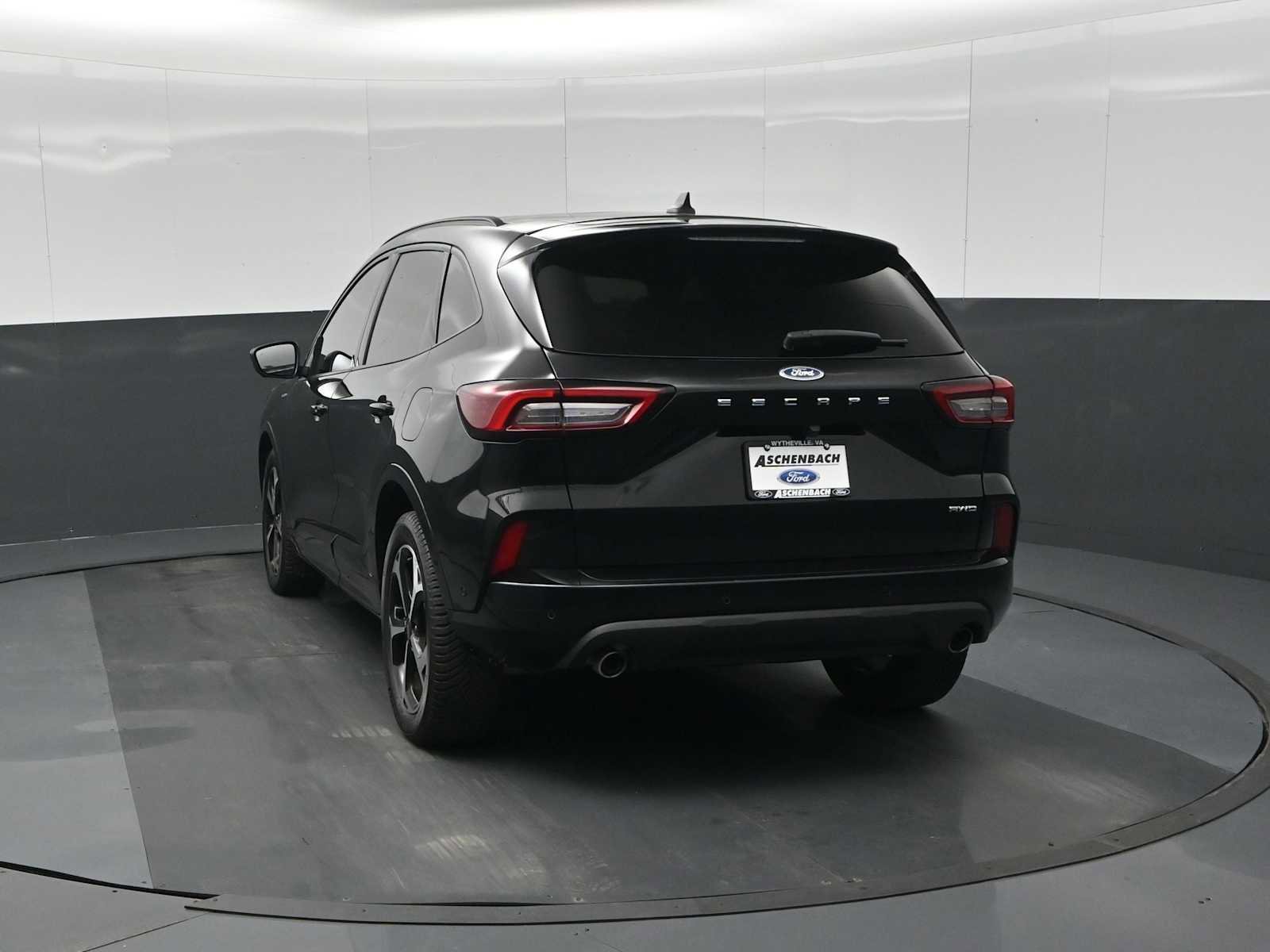 Used 2023 Ford Escape ST-Line Elite w/ Premium Technology Package AWD/4WD image 7