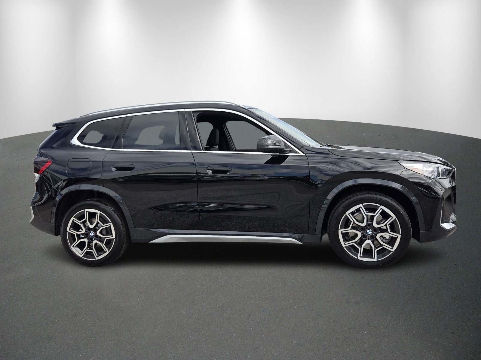 Used 2026 BMW X1 xDrive28i w/ Technology Package image 8