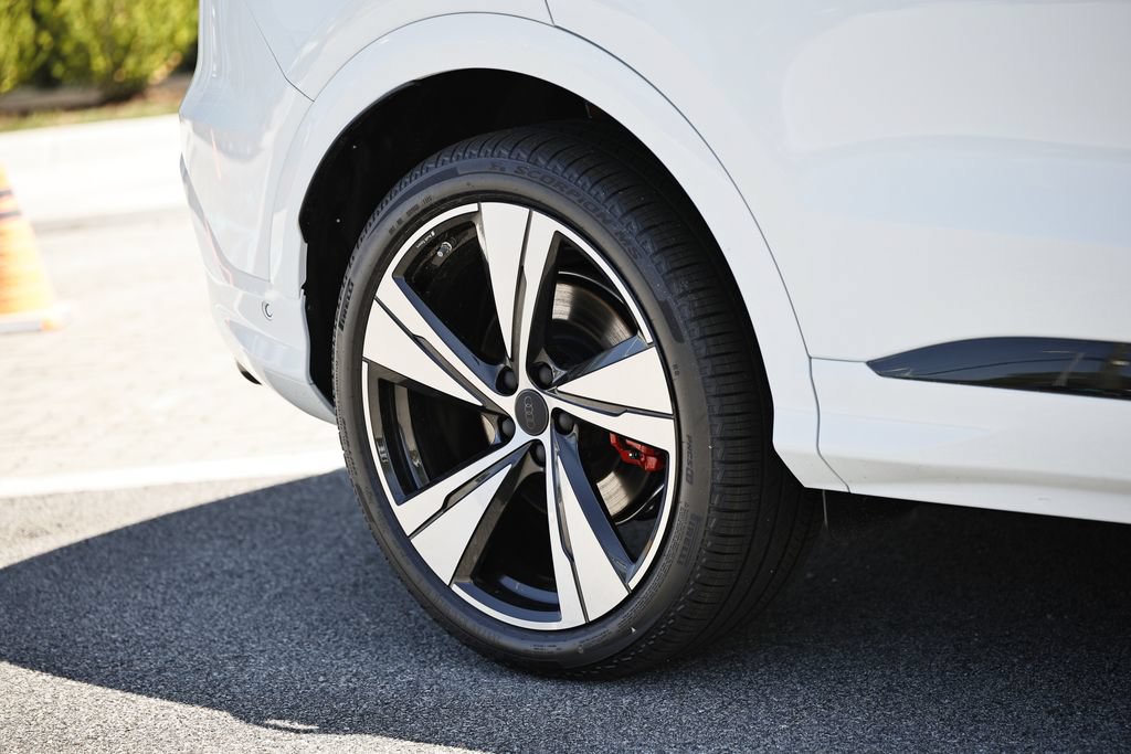 New 2026 Audi SQ5 Premium Plus AWD/4WD image 6