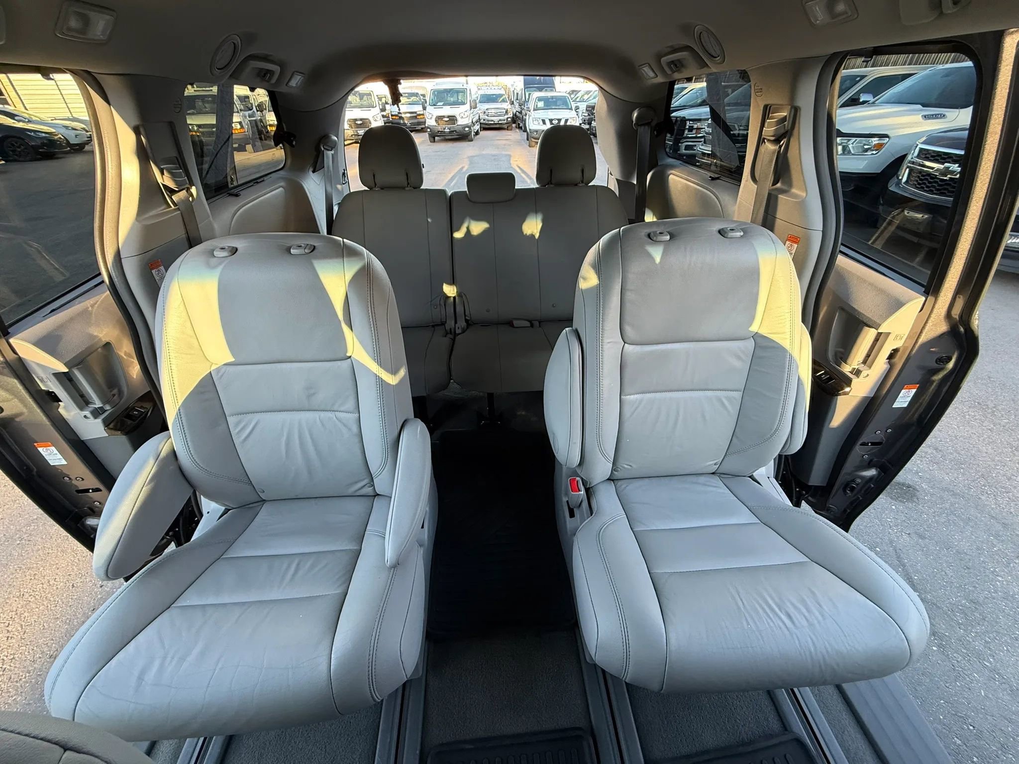 Used 2017 Toyota Sienna XLE Premium w/ Protection Package image 40