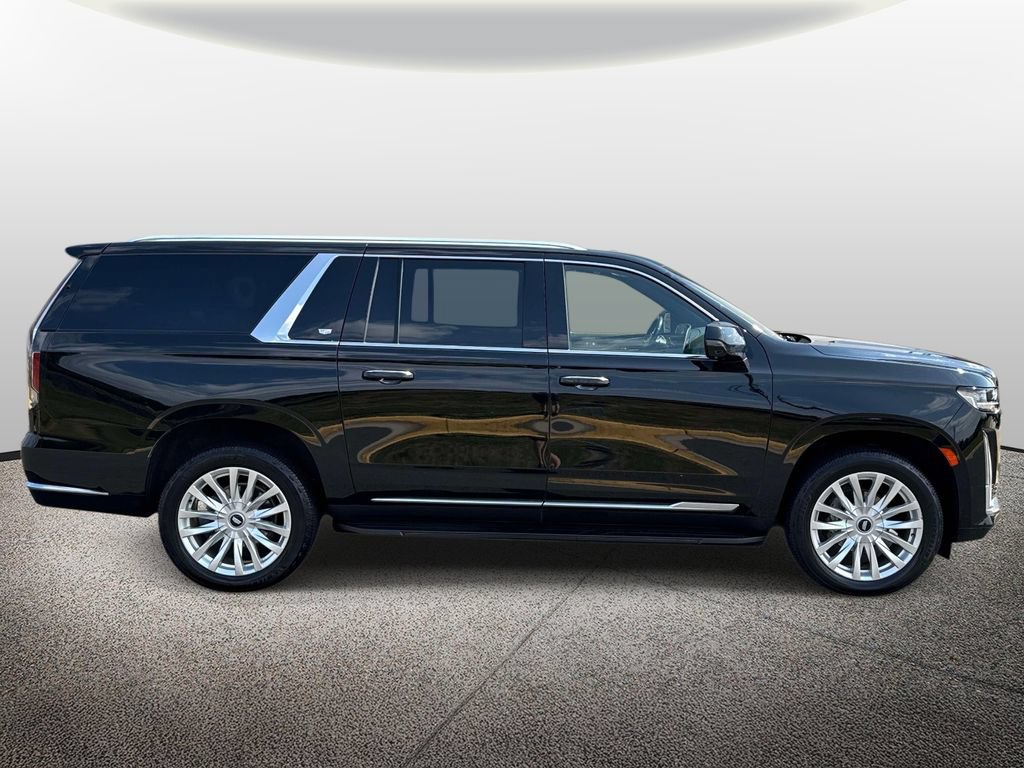 Used 2023 Cadillac Escalade ESV Luxury AWD/4WD image 4
