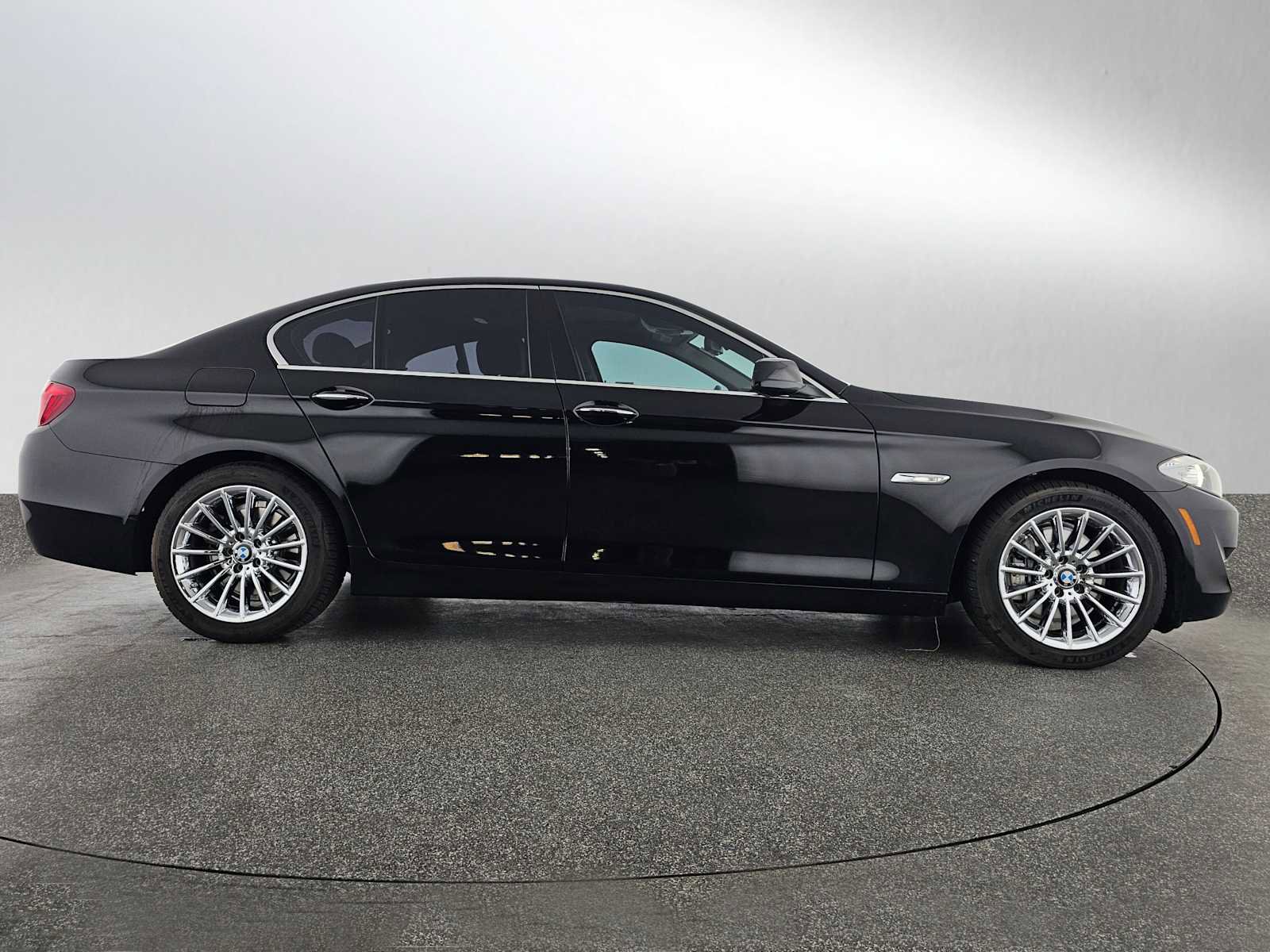 Used 2013 BMW 535i Sedan image 2