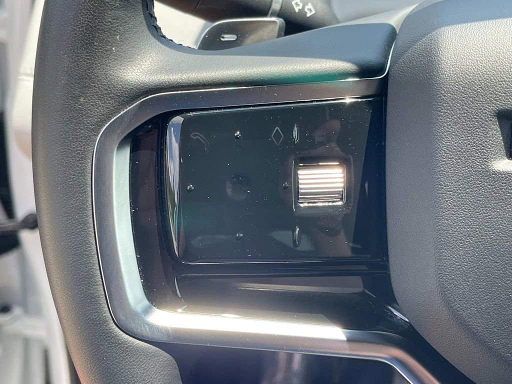 Used 2023 Land Rover Range Rover Evoque R-Dynamic SE image 30