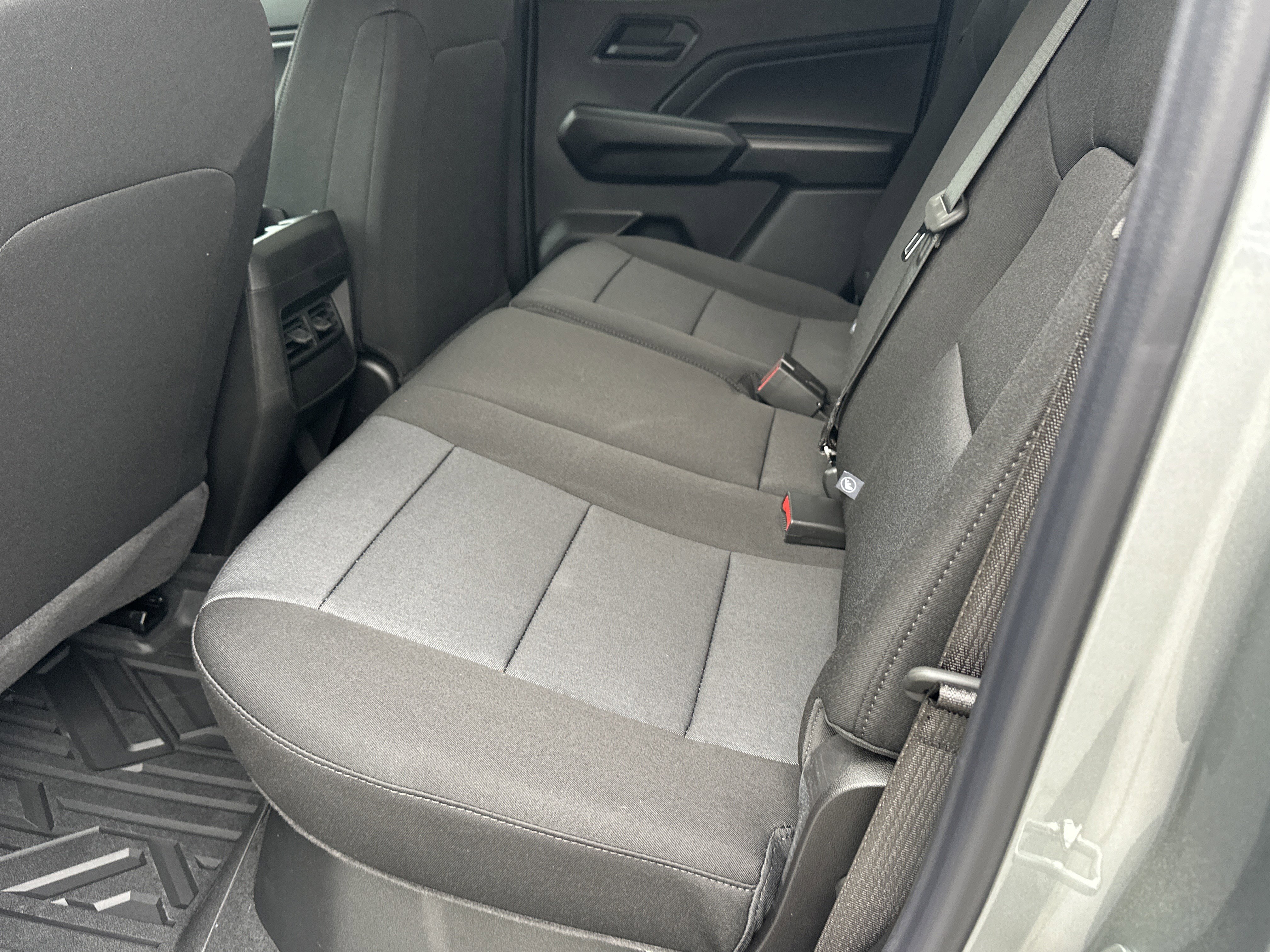 New 2026 Chevrolet Colorado Trail Boss w/ Off-Road Front Bumper Package image 21