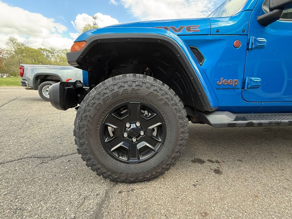 Used 2023 Jeep Gladiator Mojave w/ LED Lighting Group AWD/4WD image 12