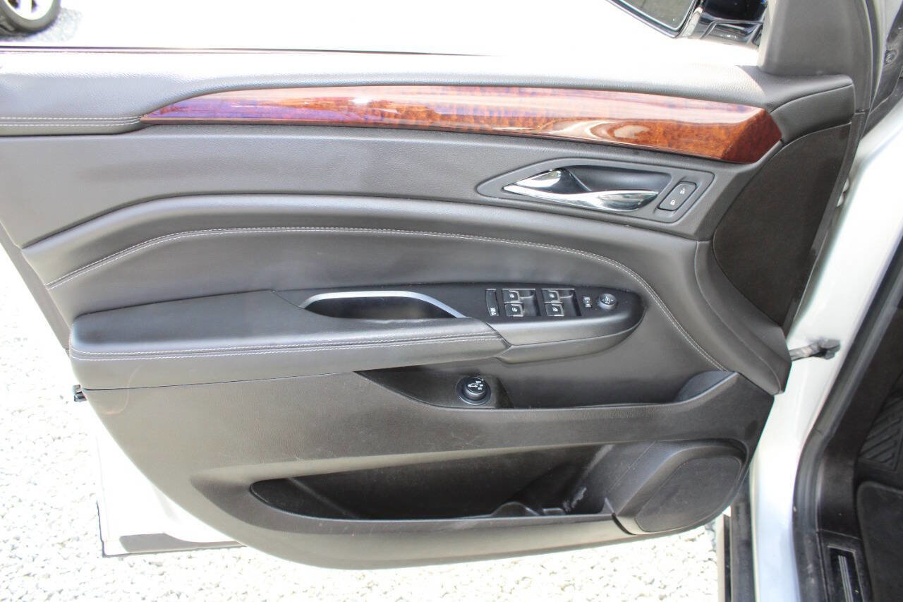 Used 2016 Cadillac SRX Luxury w/ Driver Awareness Package image 22