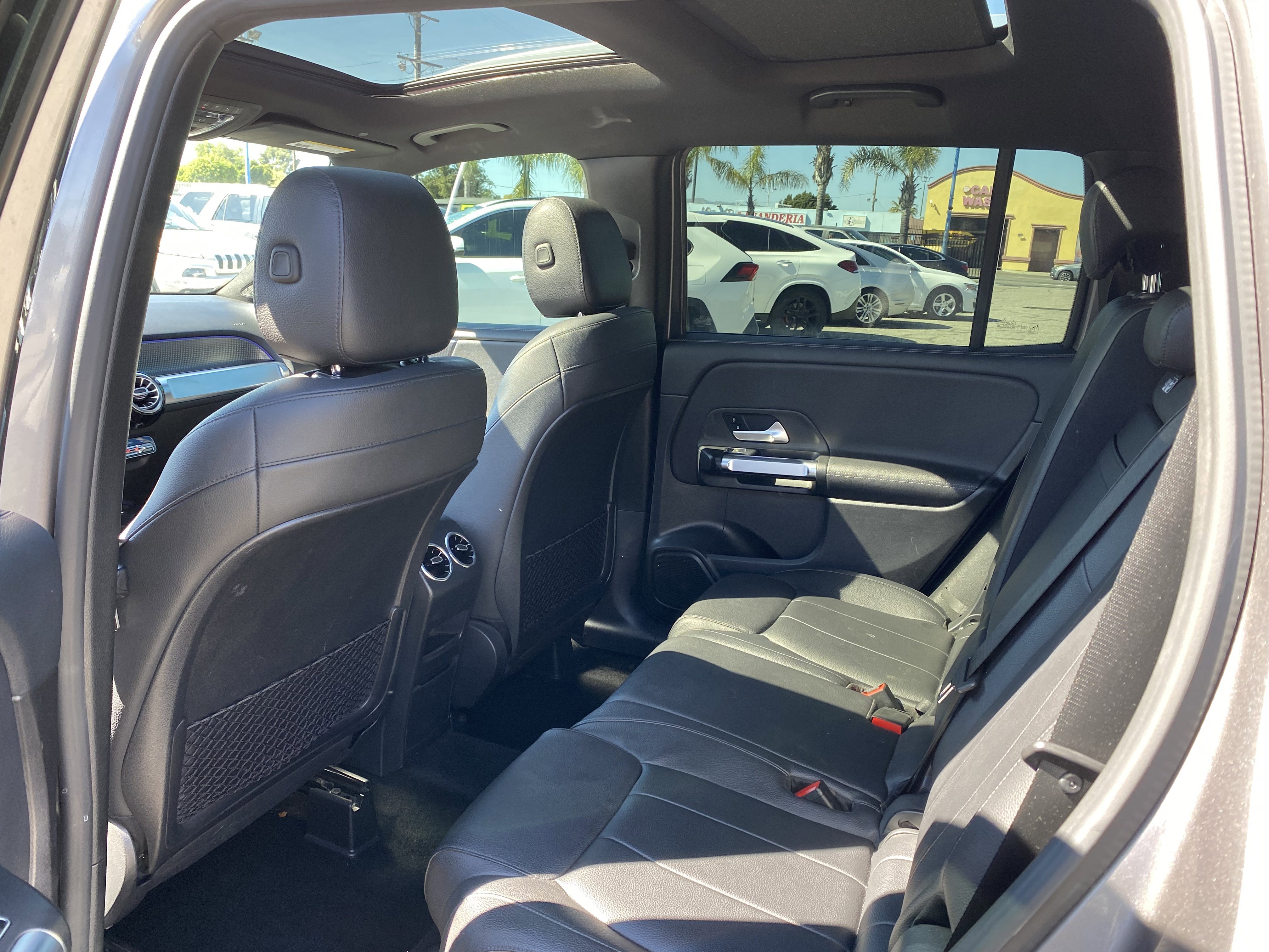 Used 2021 Mercedes-Benz GLB 250 w/ Premium Package image 15