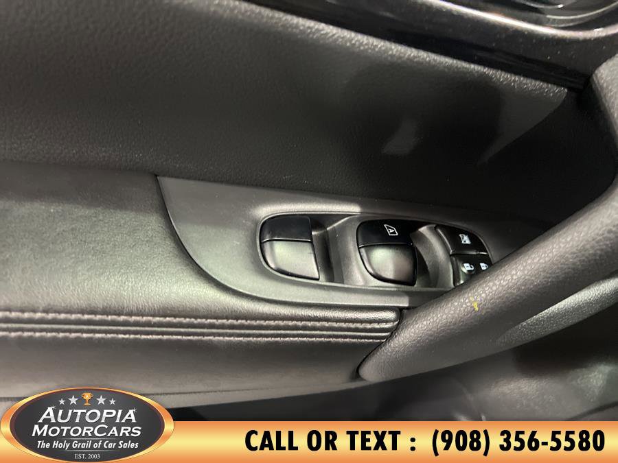 Used 2017 Nissan Rogue SV image 21