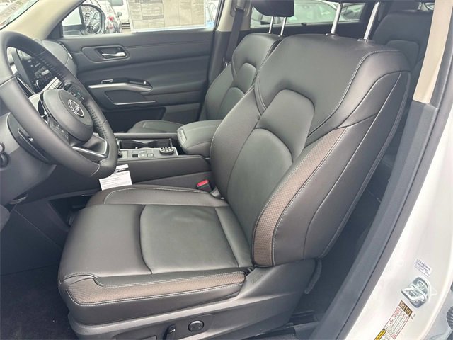 New 2025 Nissan Pathfinder SL image 25