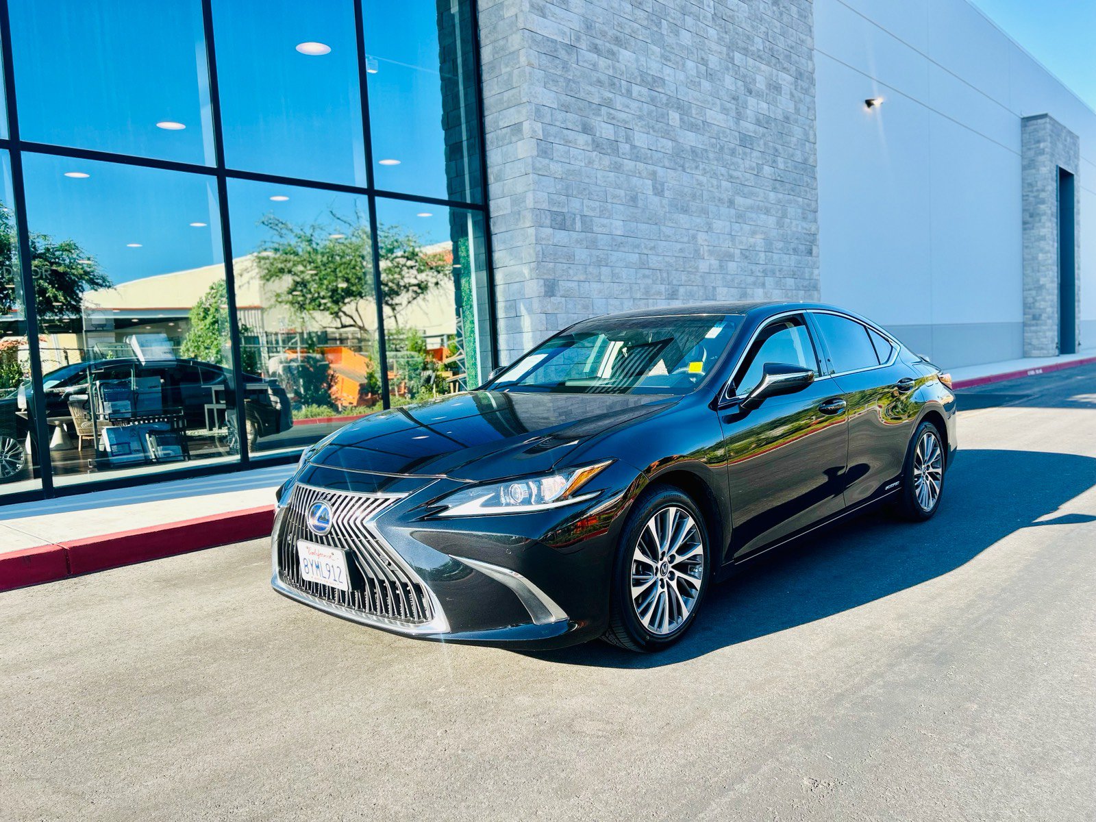 Used 2021 Lexus ES 300h w/ Premium Package FWD image 7