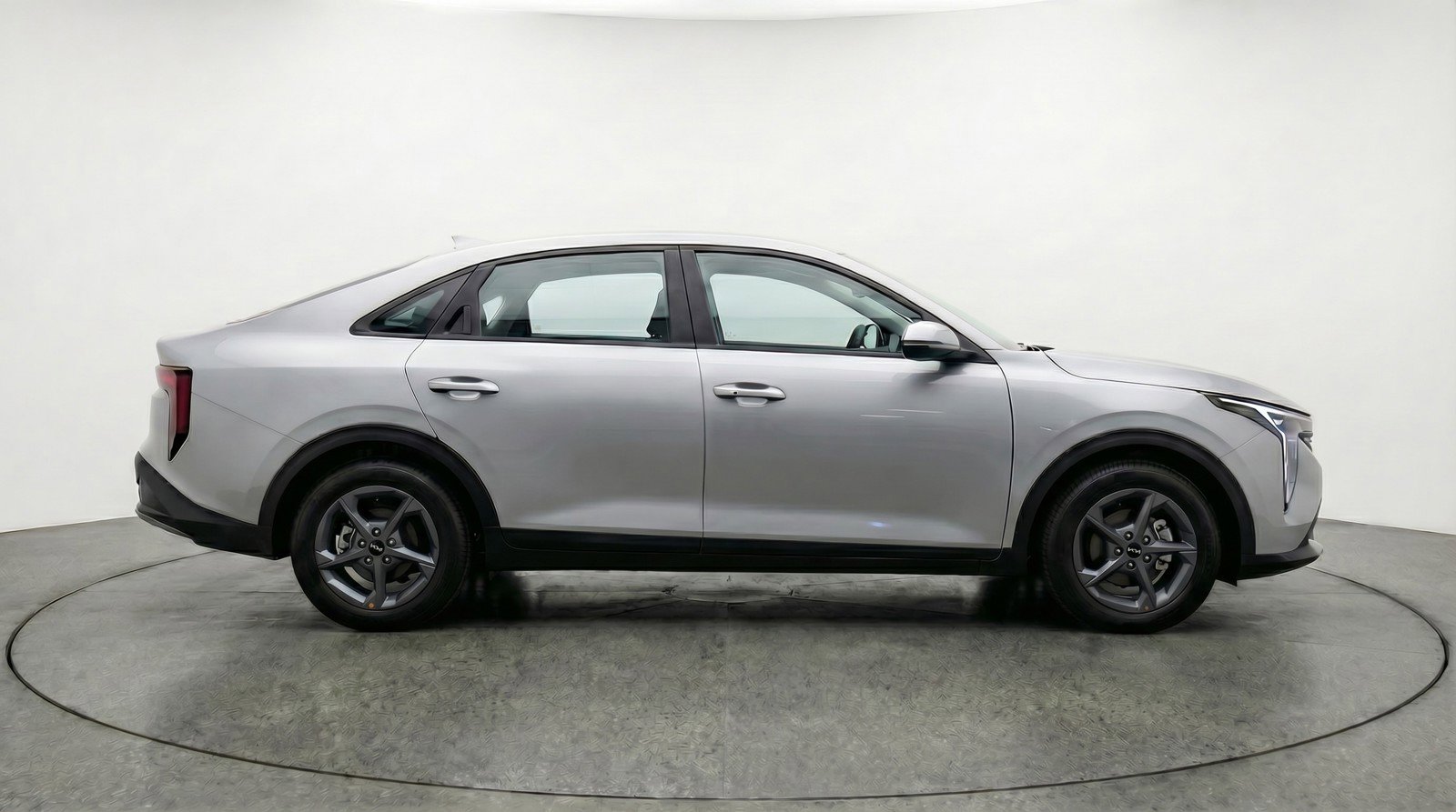 Used 2025 Kia K4 LXS image 11