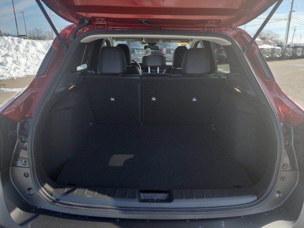 Used 2026 Nissan Kicks SR w/ Cold Weather Package image 7