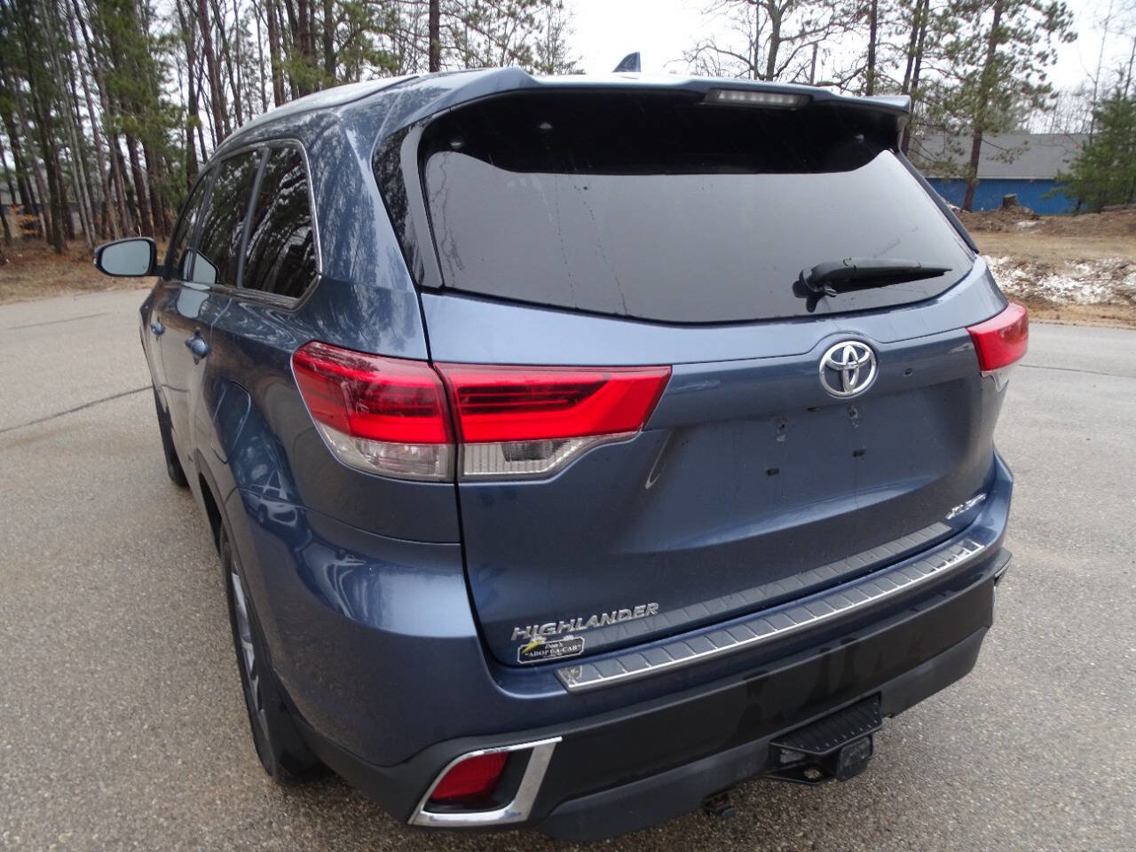 Used 2017 Toyota Highlander XLE image 10
