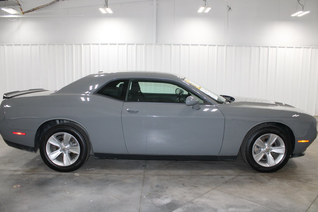 Used 2023 Dodge Challenger SXT RWD image 11