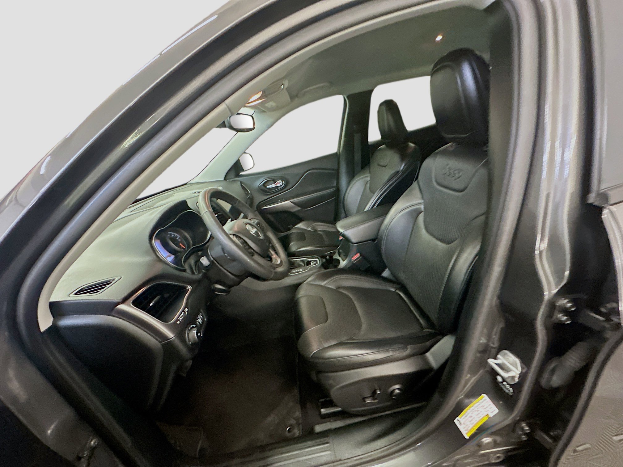 Used 2022 Jeep Cherokee Latitude Lux image 13