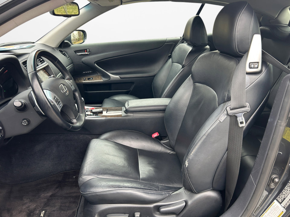 Used 2011 Lexus IS 250C w/ Luxury Pkg image 11