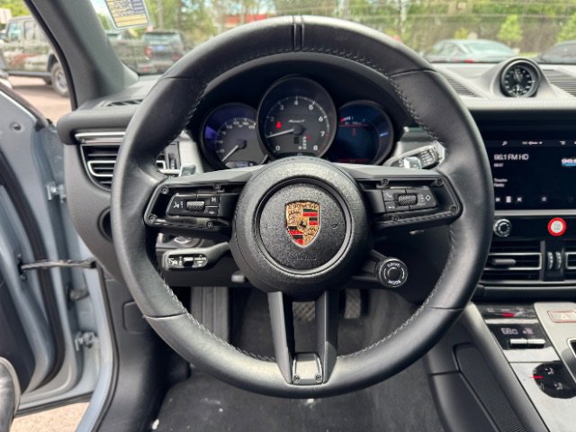 Used 2024 Porsche Macan Turbo AWD/4WD image 20