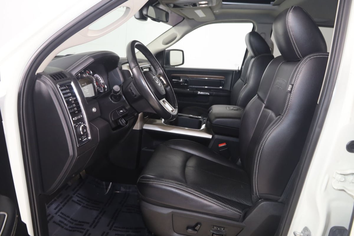 Used 2018 RAM 1500 Laramie w/ Convenience Group AWD/4WD image 11