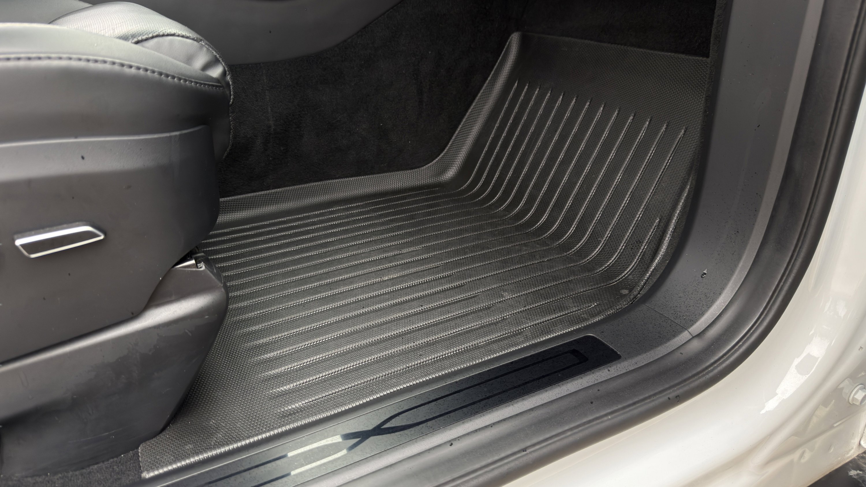 Used 2023 Tesla Model X image 64