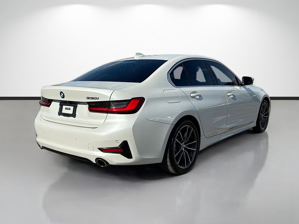 Used 2020 BMW 330i Sedan w/ Driving Assistance Package RWD image 3