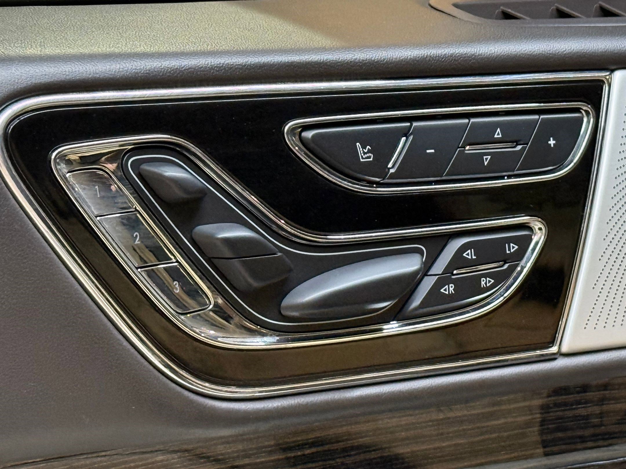 Used 2021 Lincoln Navigator Black Label AWD/4WD image 25