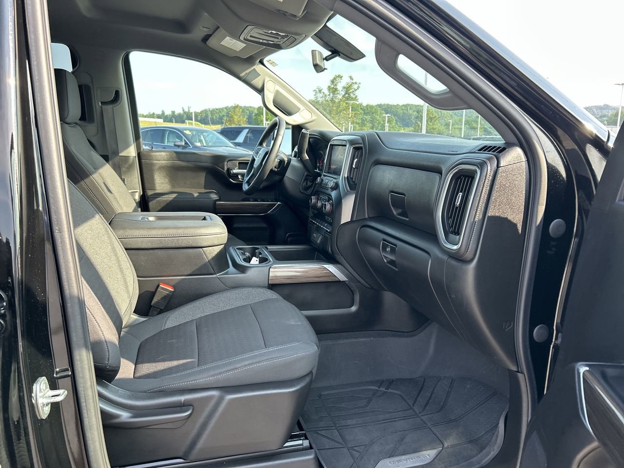 Used 2022 Chevrolet Silverado 1500 RST w/ LPO, Blackout Package AWD/4WD image 15