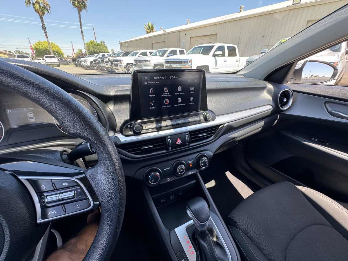 Used 2022 Kia Forte LXS FWD image 25