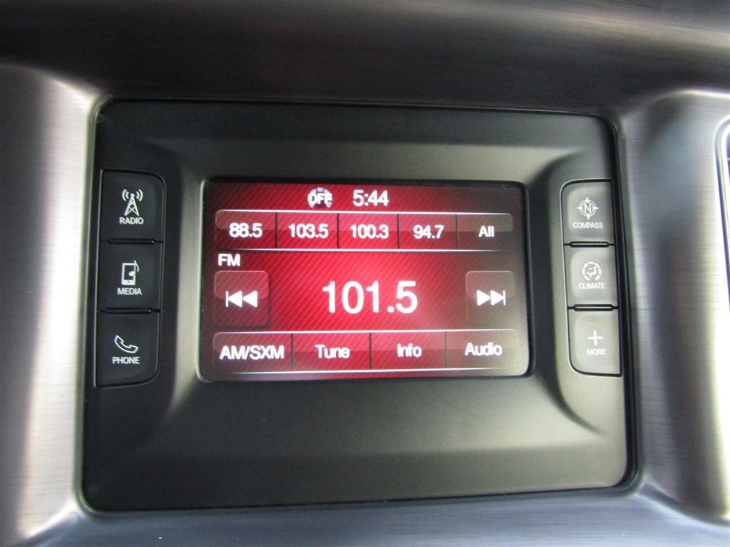 Used 2015 Dodge Charger SE w/ Sport Appearance Group image 32