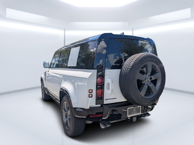 Used 2025 Land Rover Defender 110 X-Dynamic SE AWD/4WD image 3