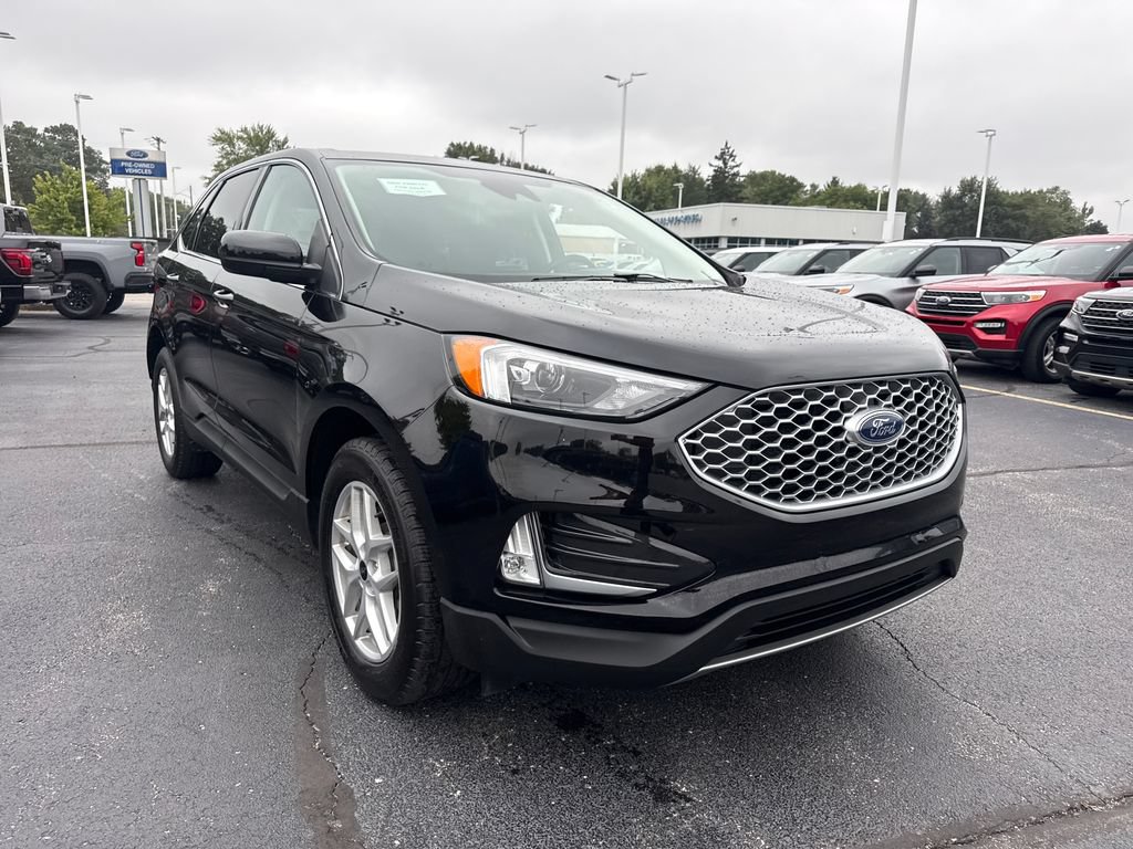 Used 2024 Ford Edge SEL w/ Convenience Package AWD/4WD image 4